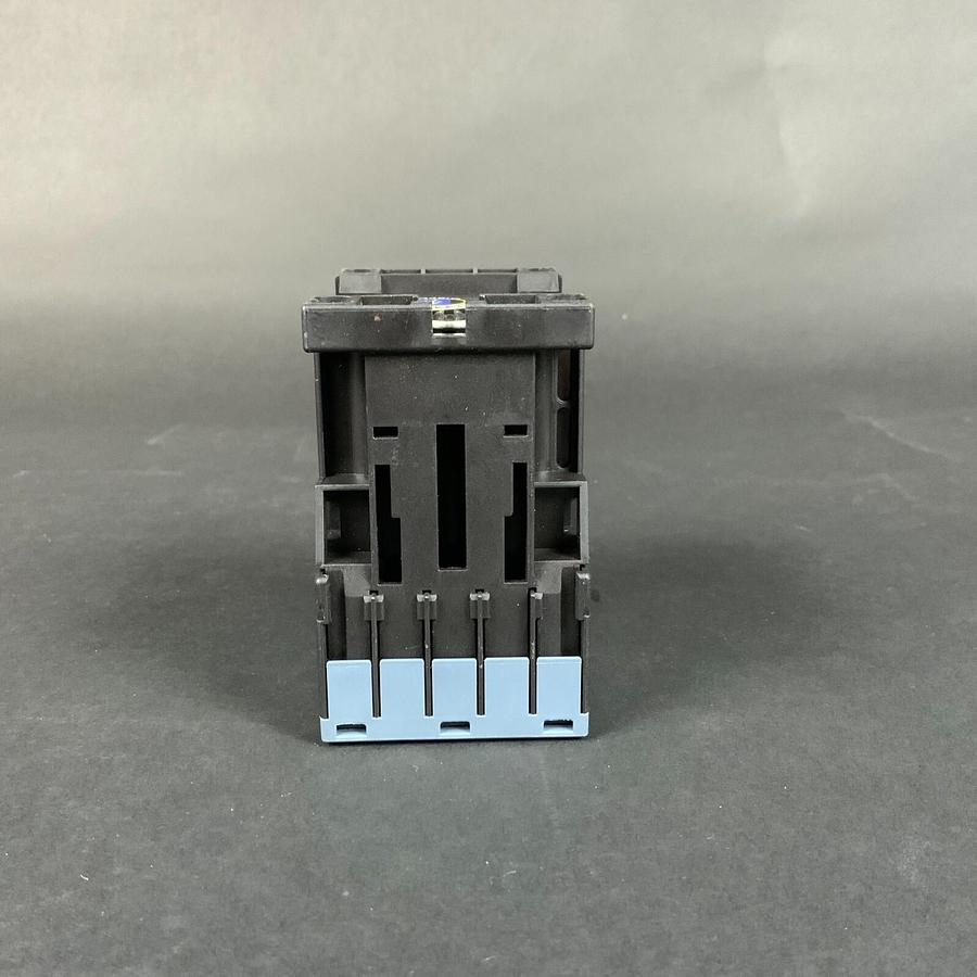 Used SIEMENS 3RT2017-2LB42 CONTACTOR ($70 OBO)