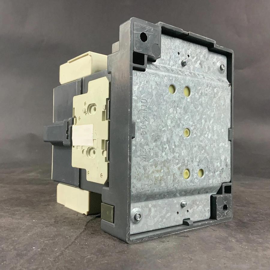 Used SIEMENS 3TF48 CONTACTOR ($130 OBO)