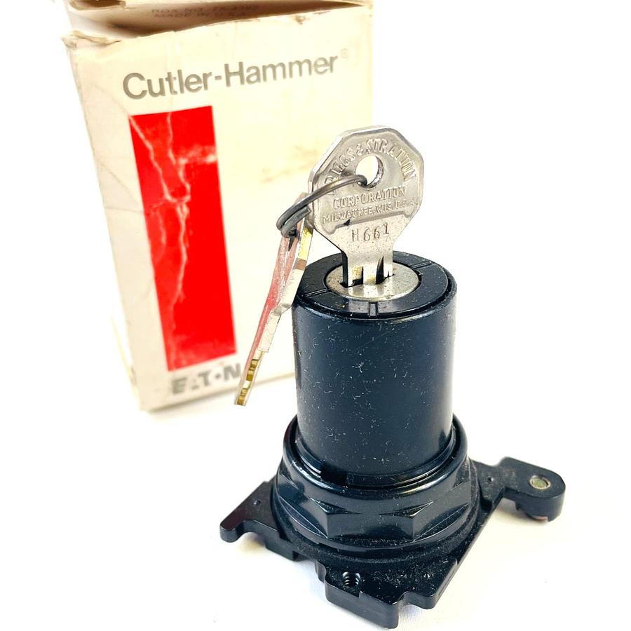 Used CUTLER HAMMER E34KFB3 SER A3 SELECTOR SWITCH 2-POS KEY NEMA 4-13
