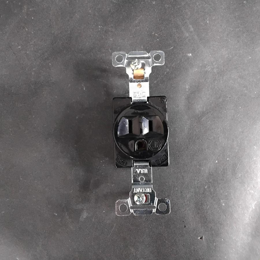 Used BRYANT ELECTRIC 1251 SINGLE RECEPTACLE ($13 OBO)