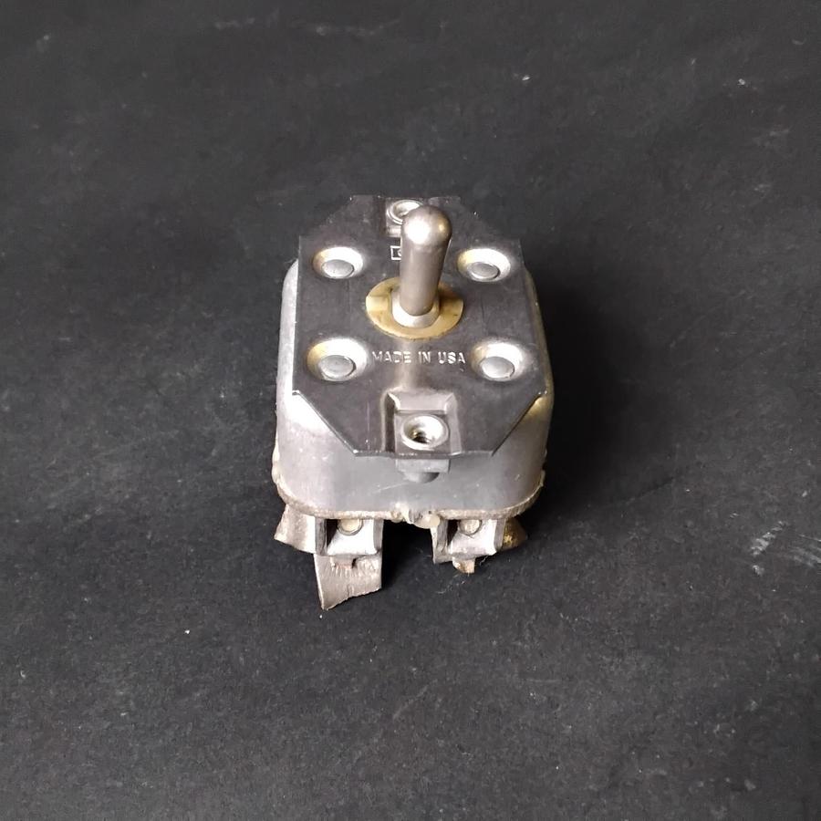 Used CUTLER-HAMMER MS25103-23 TOGGLE SWITCH ($36 OBO)