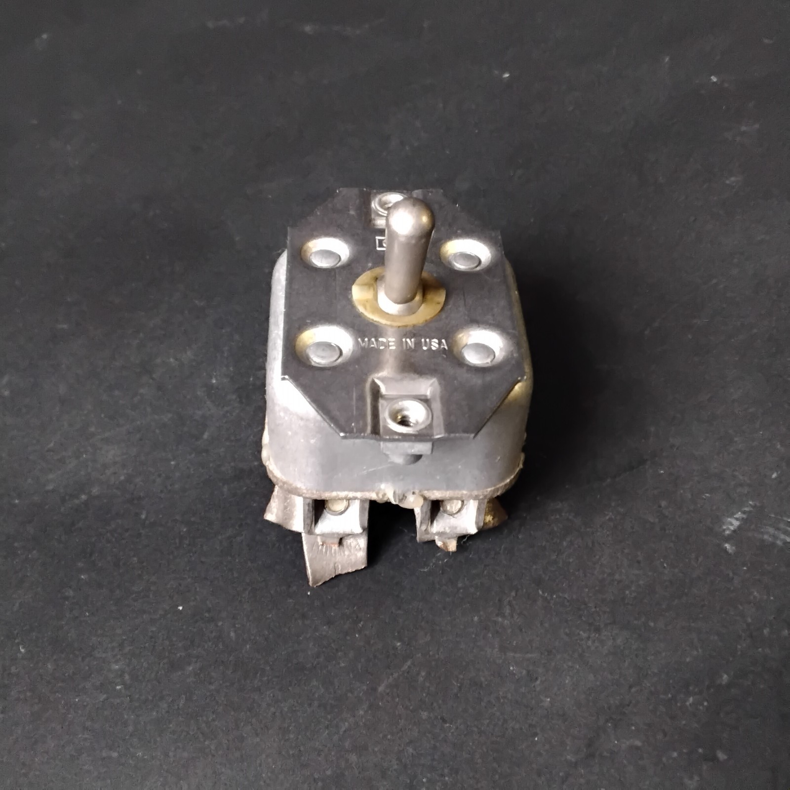 Used CUTLER-HAMMER MS25103-23 TOGGLE SWITCH ($36 OBO)
