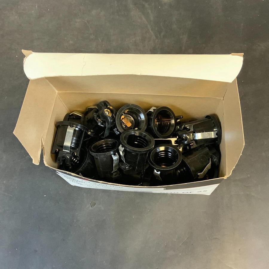 COOPER 732-3-BU LAMPHOLDER - BOX OF 25 ($50 OBO)