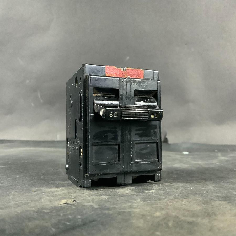 Used MURRAY MFG MP260 CIRCUIT BREAKER ($10 OBO)