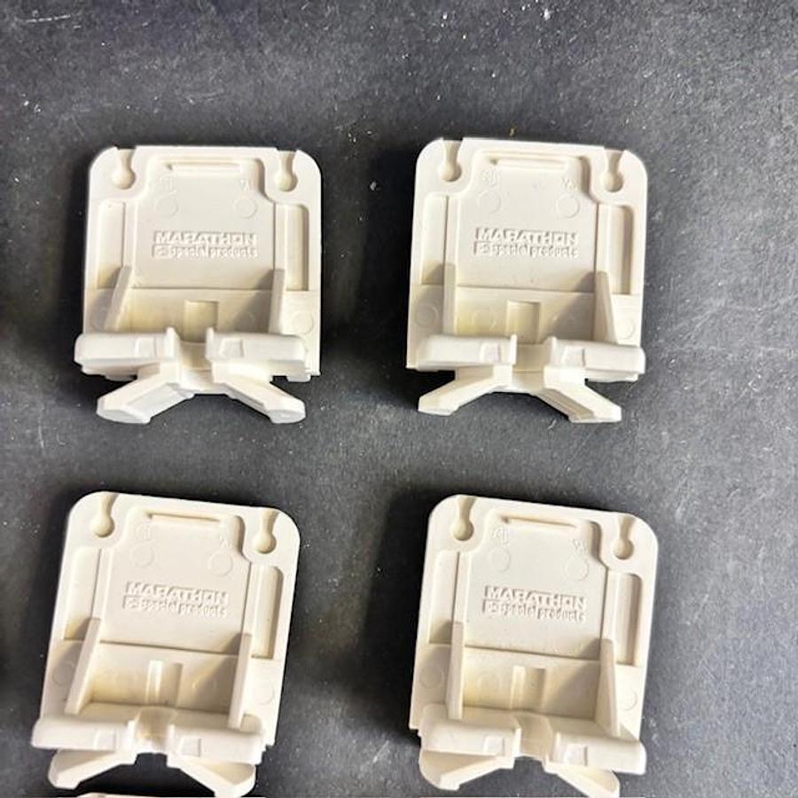 Used MARATHON 6H38EC TERMINAL BLOCK END SECTIONS 10PCS