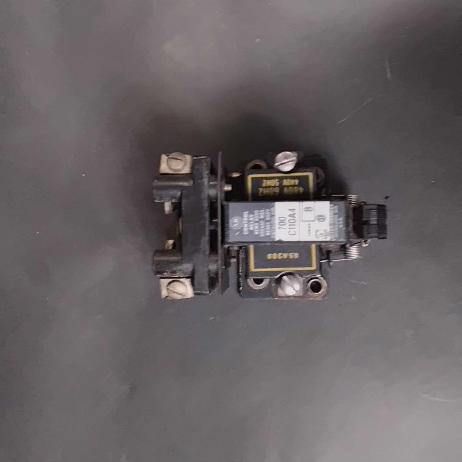 Used ALLEN BRADLEY 700-C110A4 CONTROL RELAY ($32 OBO)
