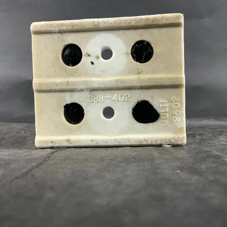 Used THOMAS & BETTS FUSE HOLDER 388-402 ($10 OBO)
