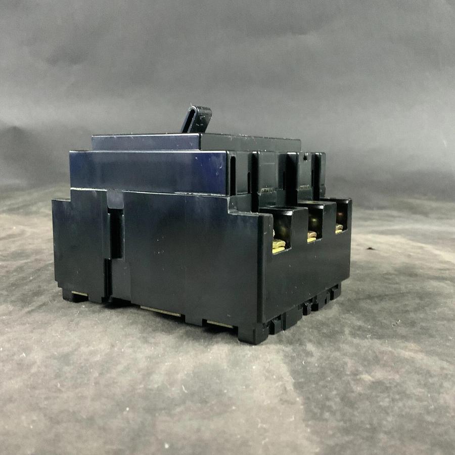 FUJI AUTO BREAKER EA33-10 ($30 OBO)