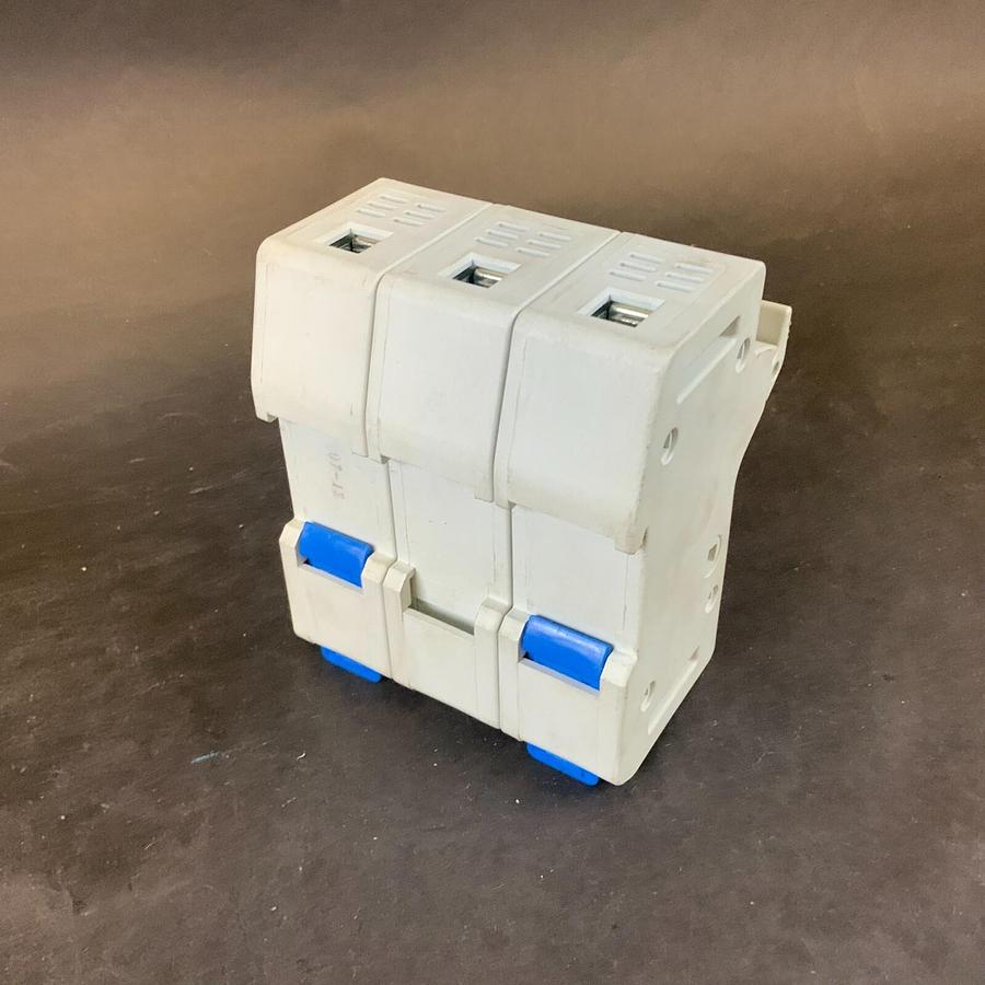 Used FERRAZ SHAWMUT US3J3 FUSE HOLDER ($15 OBO)