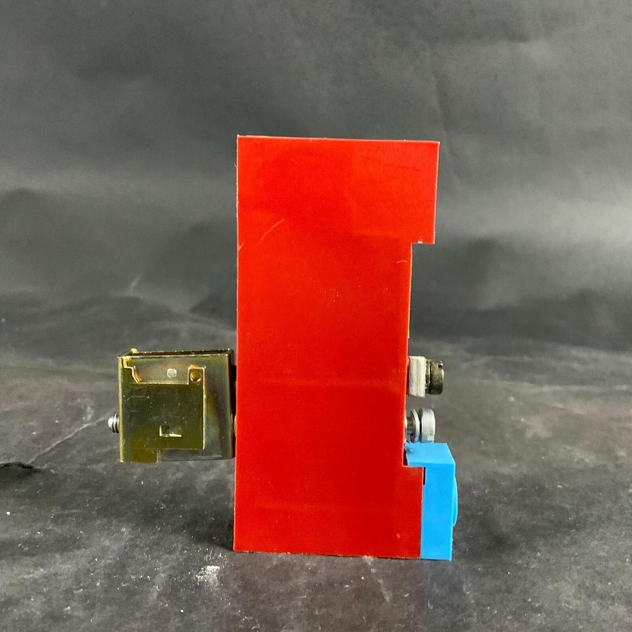 Used STAHL 8901/31-280/110/00 SAFETY BARRIER ($108 OBO)