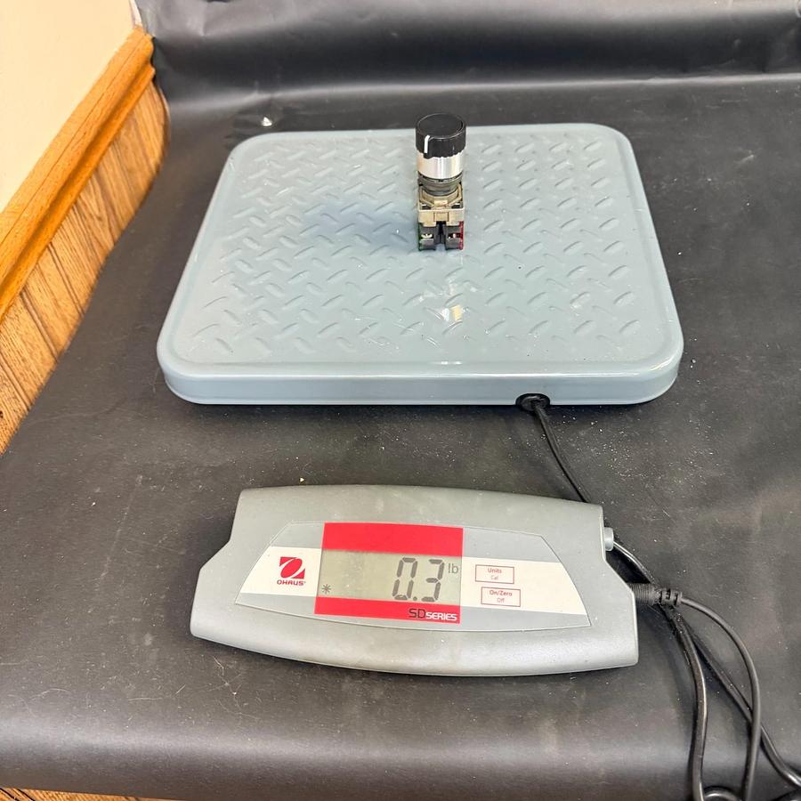 Used ALLEN BRADLEY 800E-2X01, 800E-2X10 BLACK SWITCH ($25 OBO)
