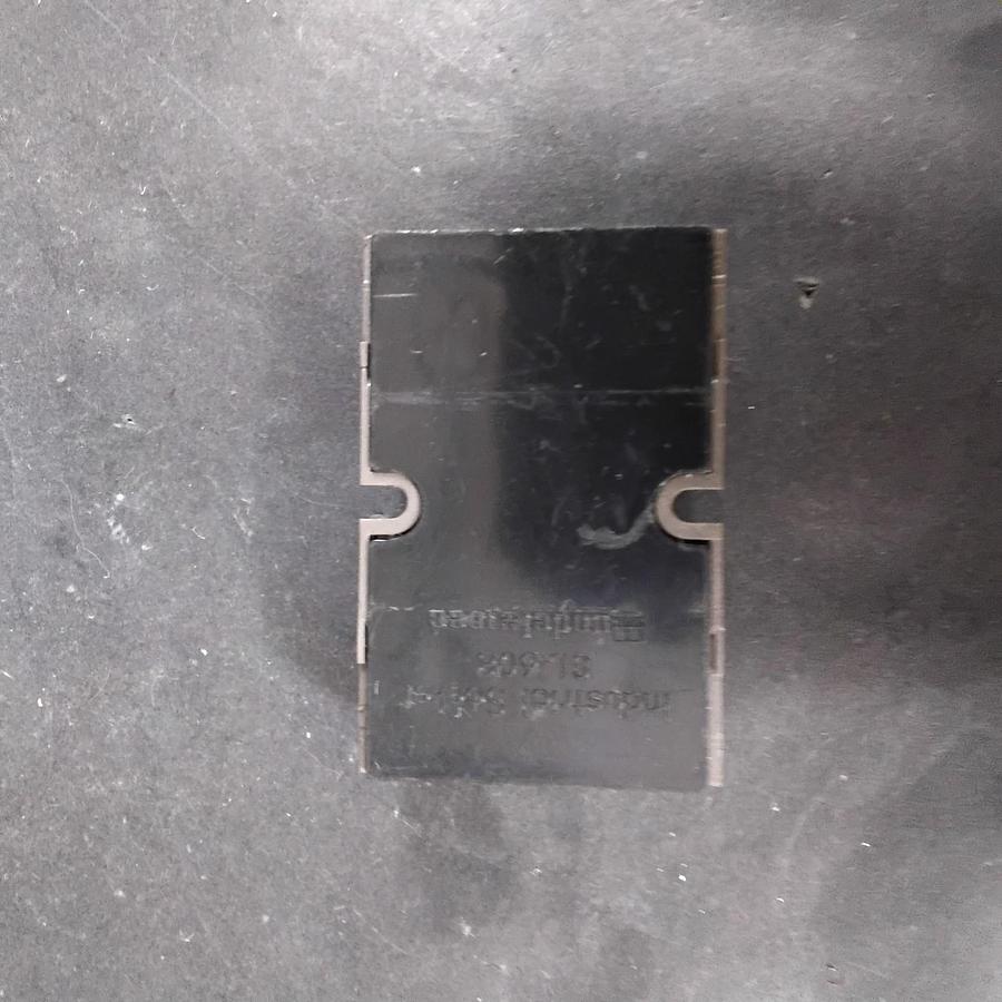 Used IDEC INDUSTRIAL SL-608 RELAY SOCKET BASE ($8 OBO)
