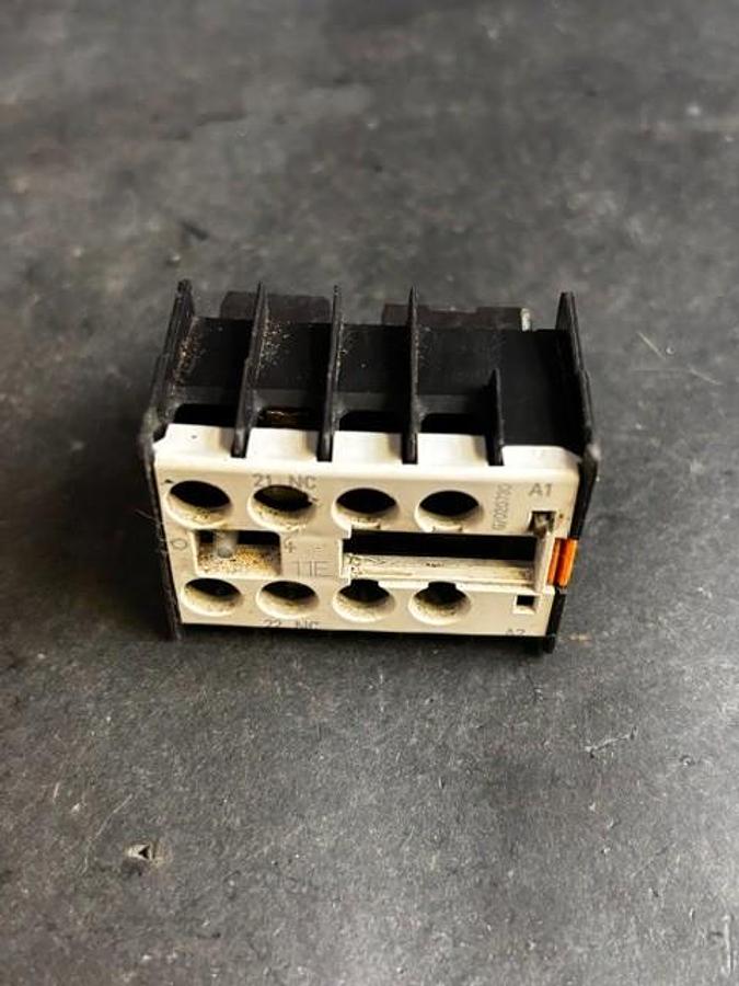 Used SIEMENS 3TX4422-2A AUXILIARY SWITCH BLOCK ($15 OBO)