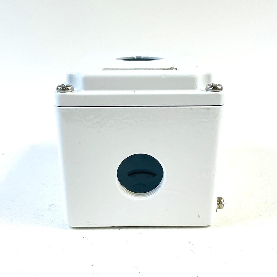 Used IDEC TYPE AGA 1-HOLE DIE-CAST ALUMINUM PUSHBUTTON CONTROL BOX ENCLOSURE WHITE