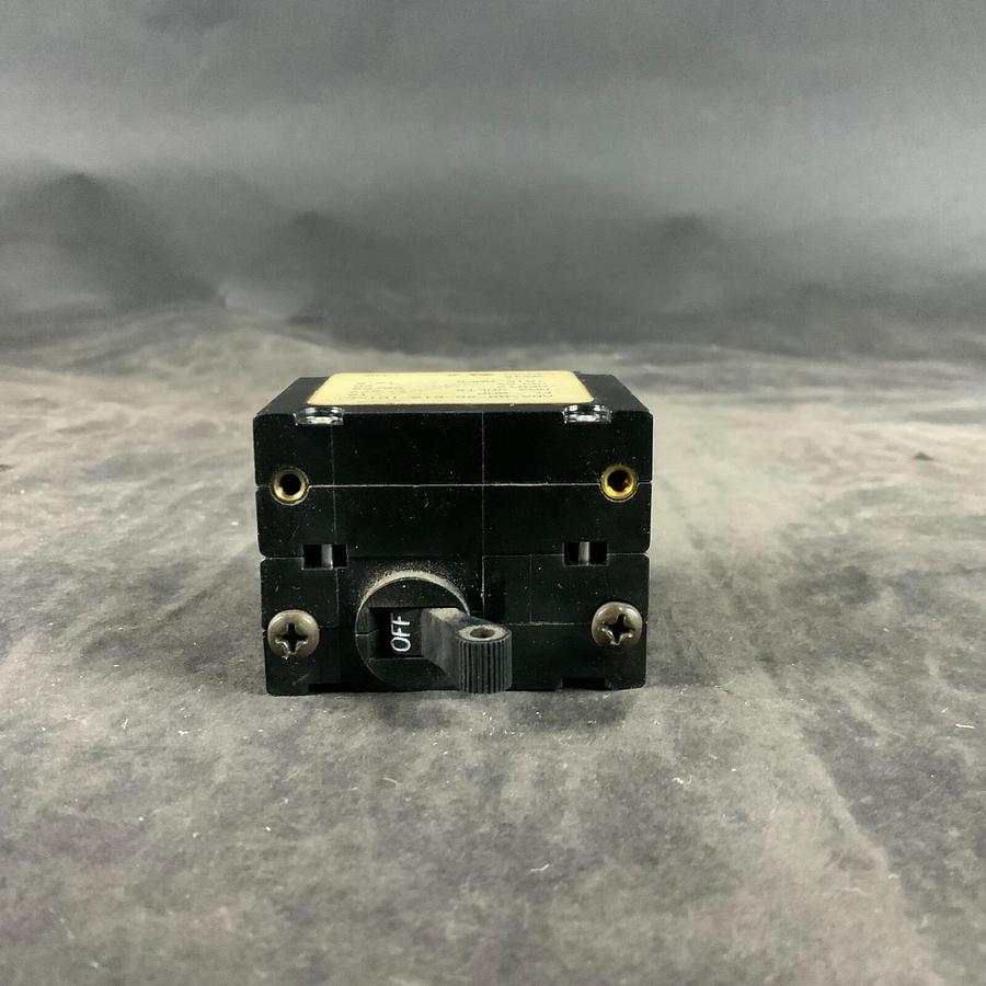 CARLING SWITCH - CIRCUIT BREAKER - AB2-B0-26-610-1D1-C ($30 OBO)