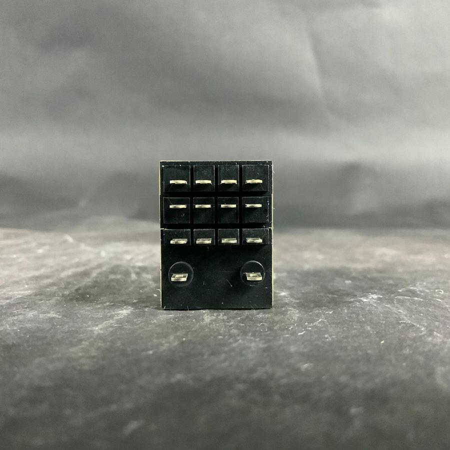 Used OMRON G2A-432A-24DC RELAY ($12 OBO)