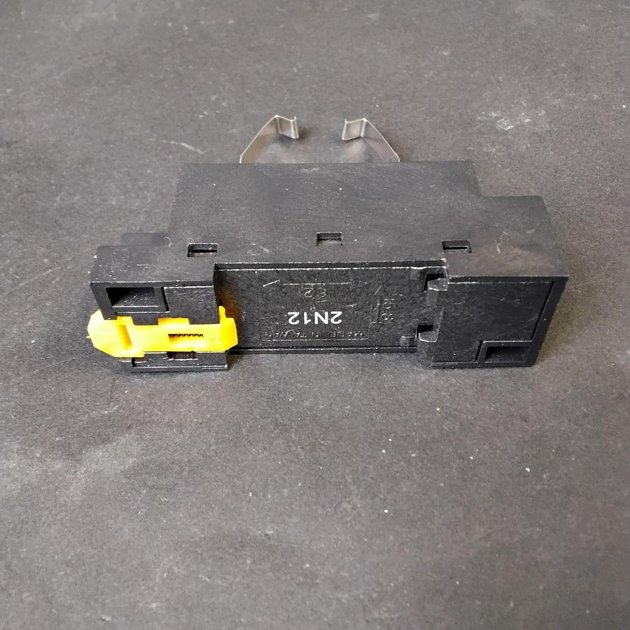 Used AUTOMATIONDIRECT SQM08D RELAY SOCKET ($17 OBO)