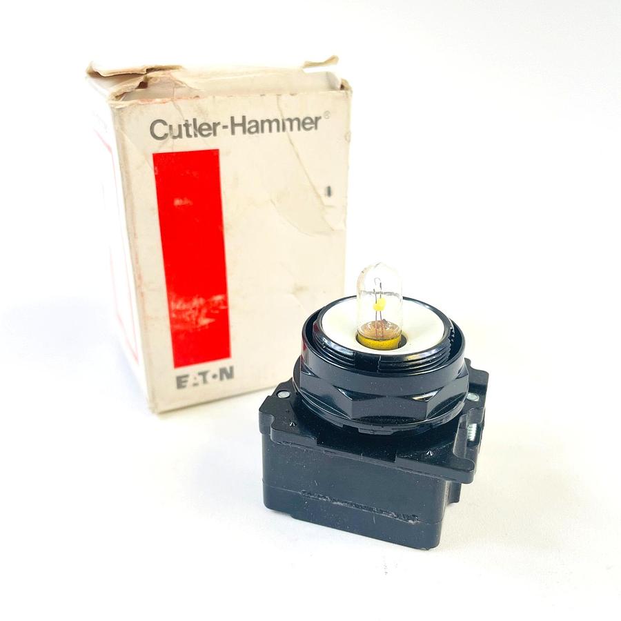 Used CUTLER HAMMER E34TB120 INDICATING LIGHT BASE UNIT 120VAC CORROSION RESISTANT