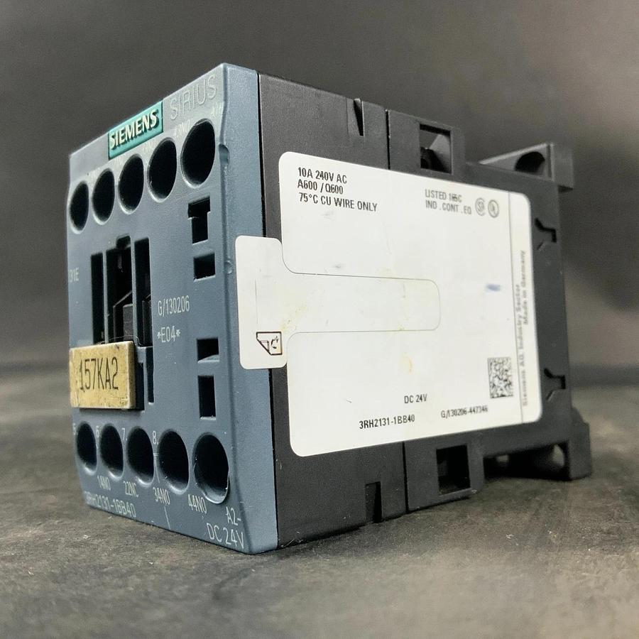 Used SIEMENS 3RH2131-1BB40 CONTACTOR ($35 OBO)