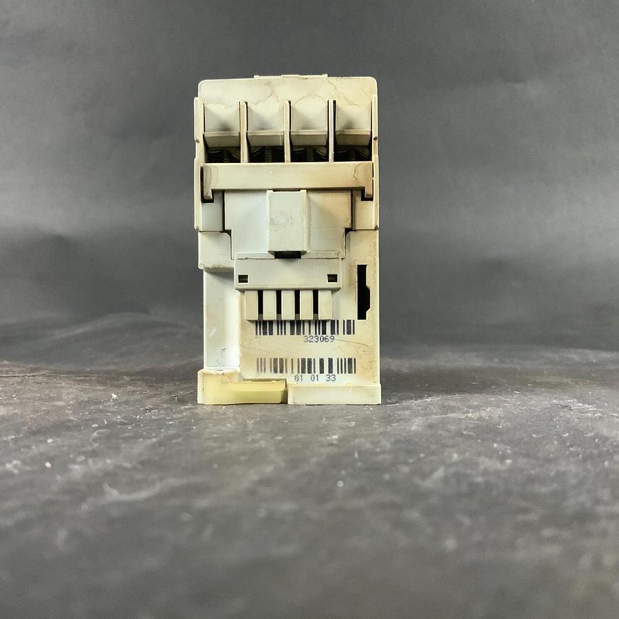 Used ALLEN BRADLEY 100-C09*10 COIL RELAY ($65 0B0)