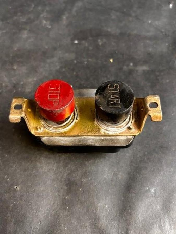 Used SQUARE D 9001-B020 START/STOP PUSHBUTTON ($20 OBO)
