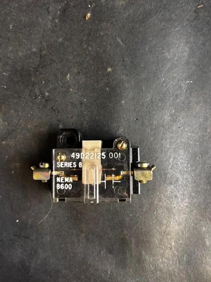 Used SIEMENS 49D22125001 SERIES B AUXILIARY CONTACT ($6 OBO)