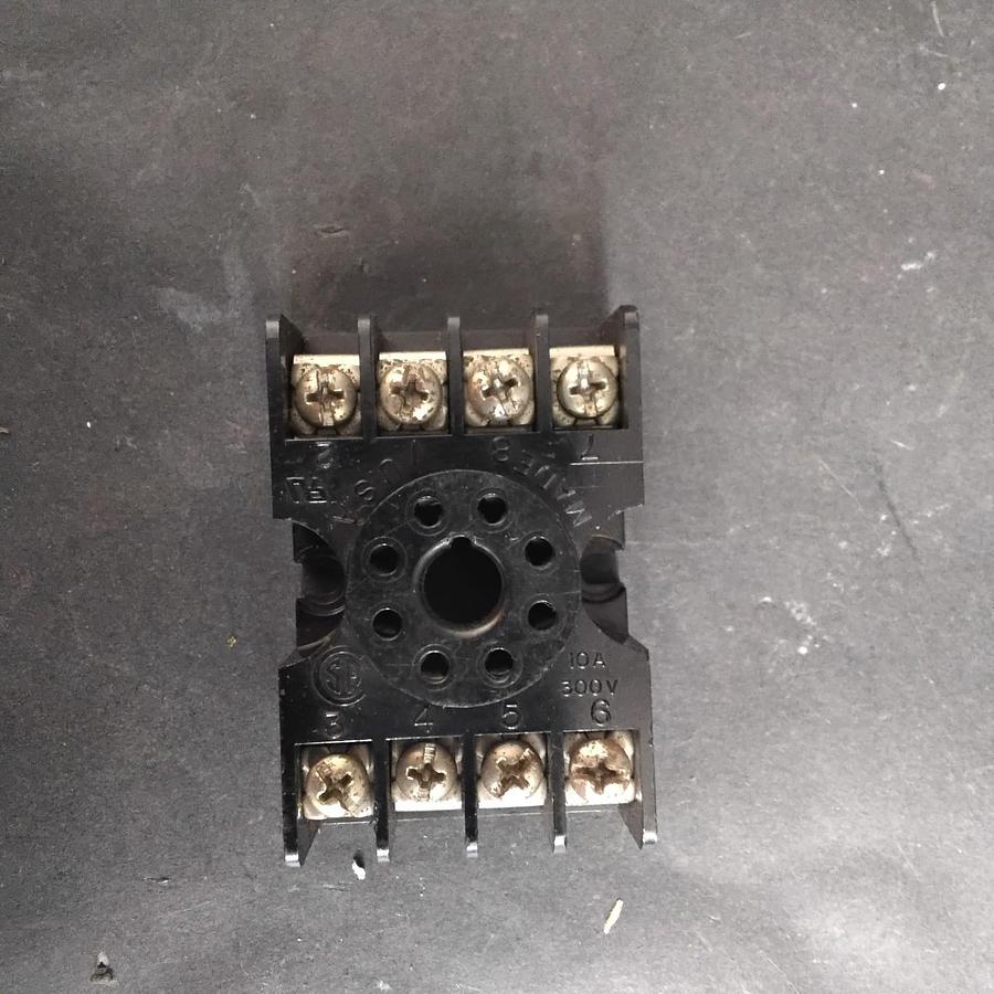 Used TELEMECANIQUE H50-SL608 INDUSTRIAL RELAY SOCKET ($7 OBO)