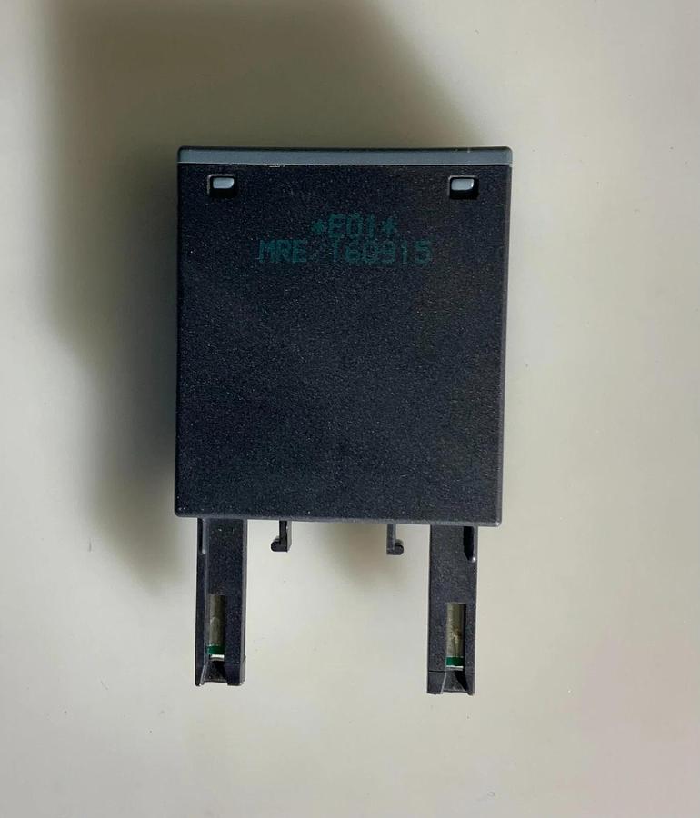 Used SIEMENS 3RT2916-1BB00 ($9.99/EACH OBO)