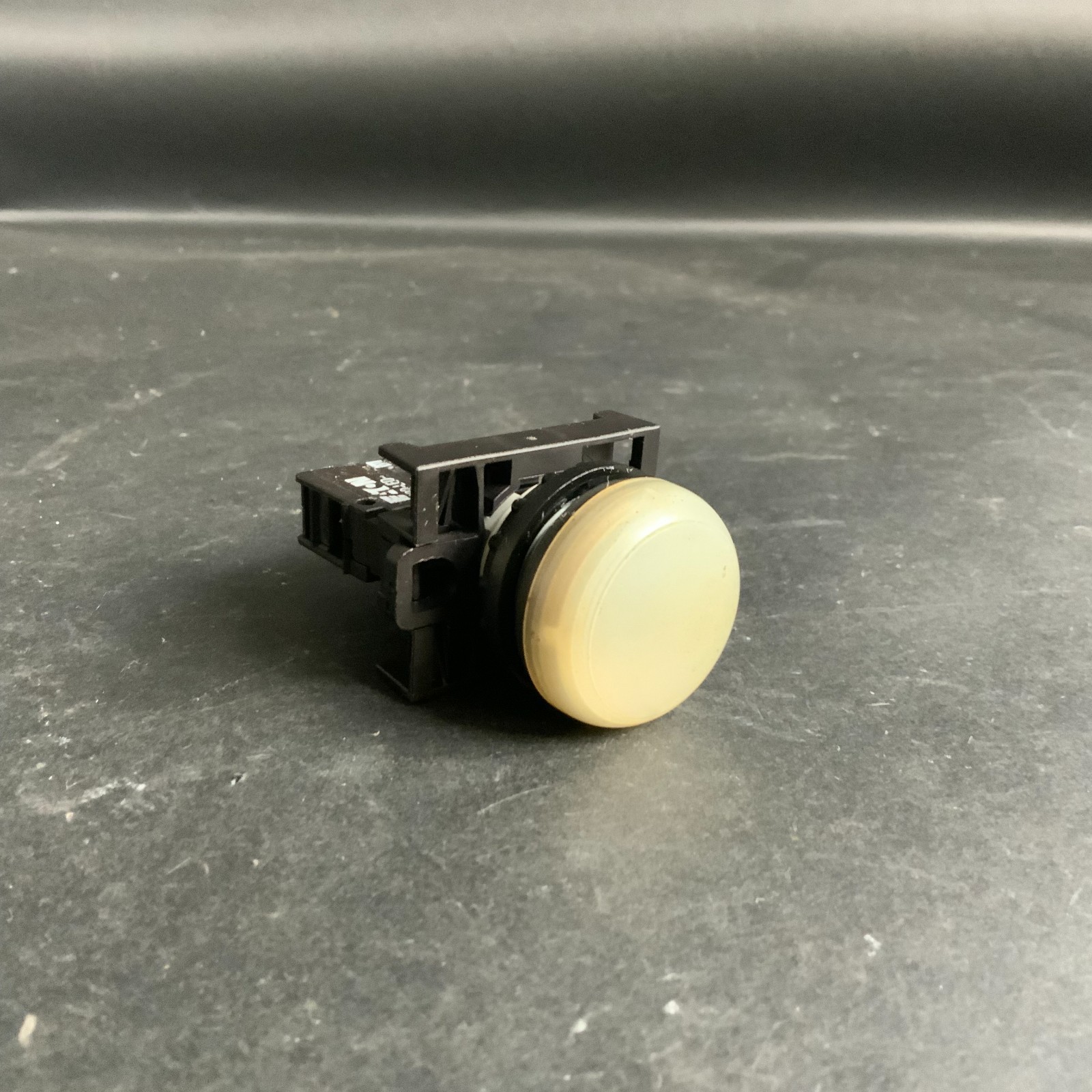 Used EATON M22-LED-W WHITE INDICATOR LIGHT ($22 OBO)