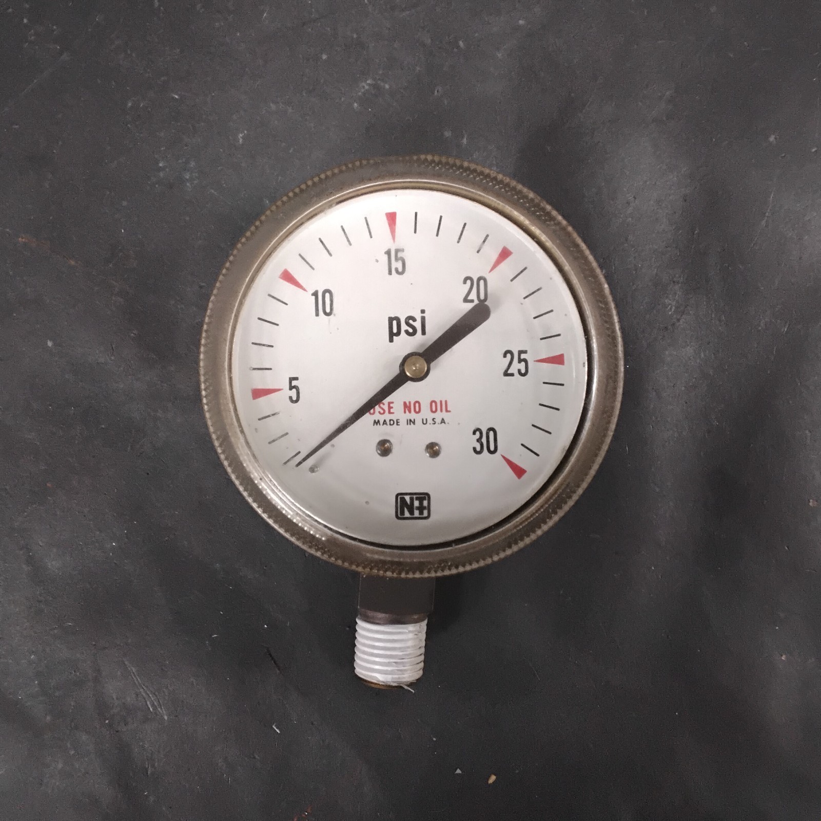 Used DOCKSON CORP 0-30 PSI PRESSURE GAUGE ($17 OBO)