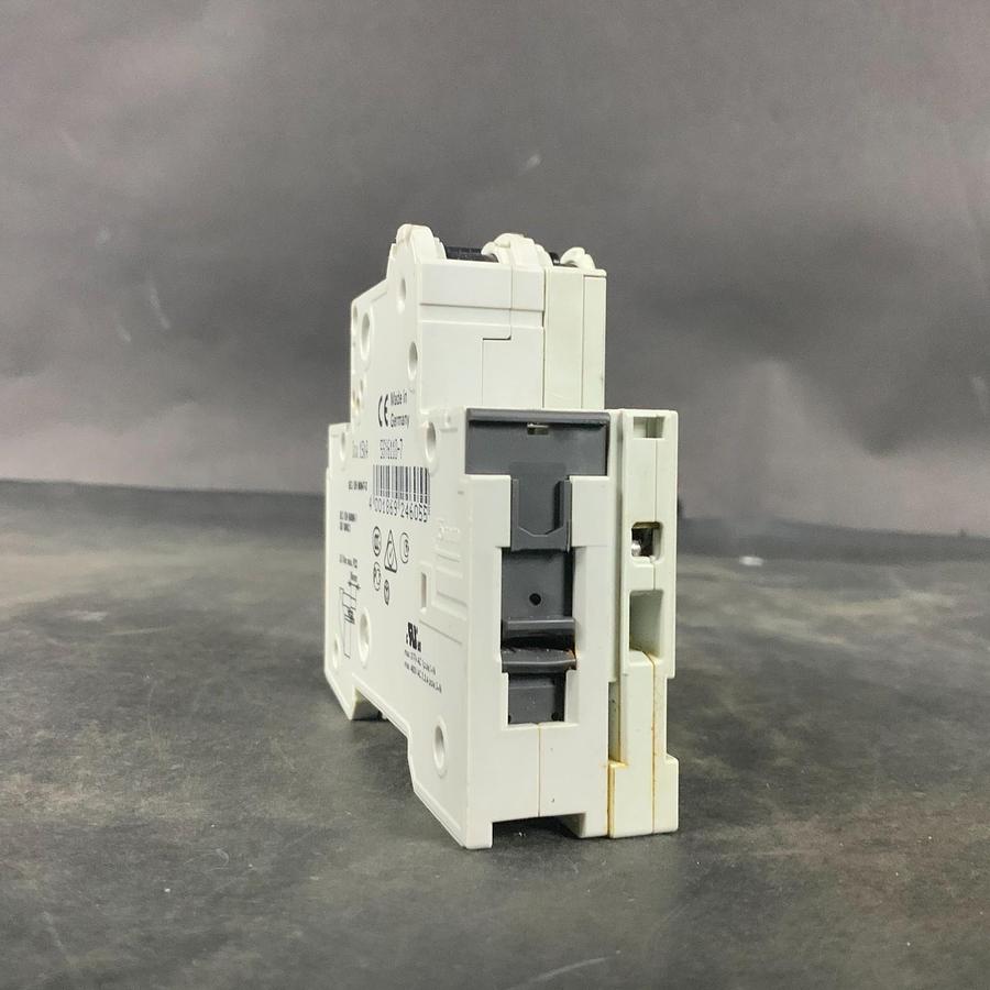 Used SIEMENS 5SY61MCB C10 CIRCUIT BREAKER W/ AS AUX SWITCH ($12 OBO)