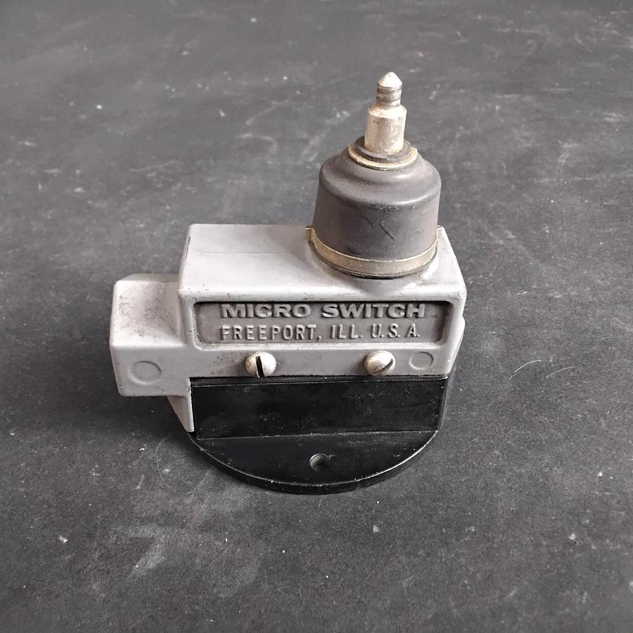 Used HONEYWELL BZV6-2RN MICROSWITCH ($35 OBO)