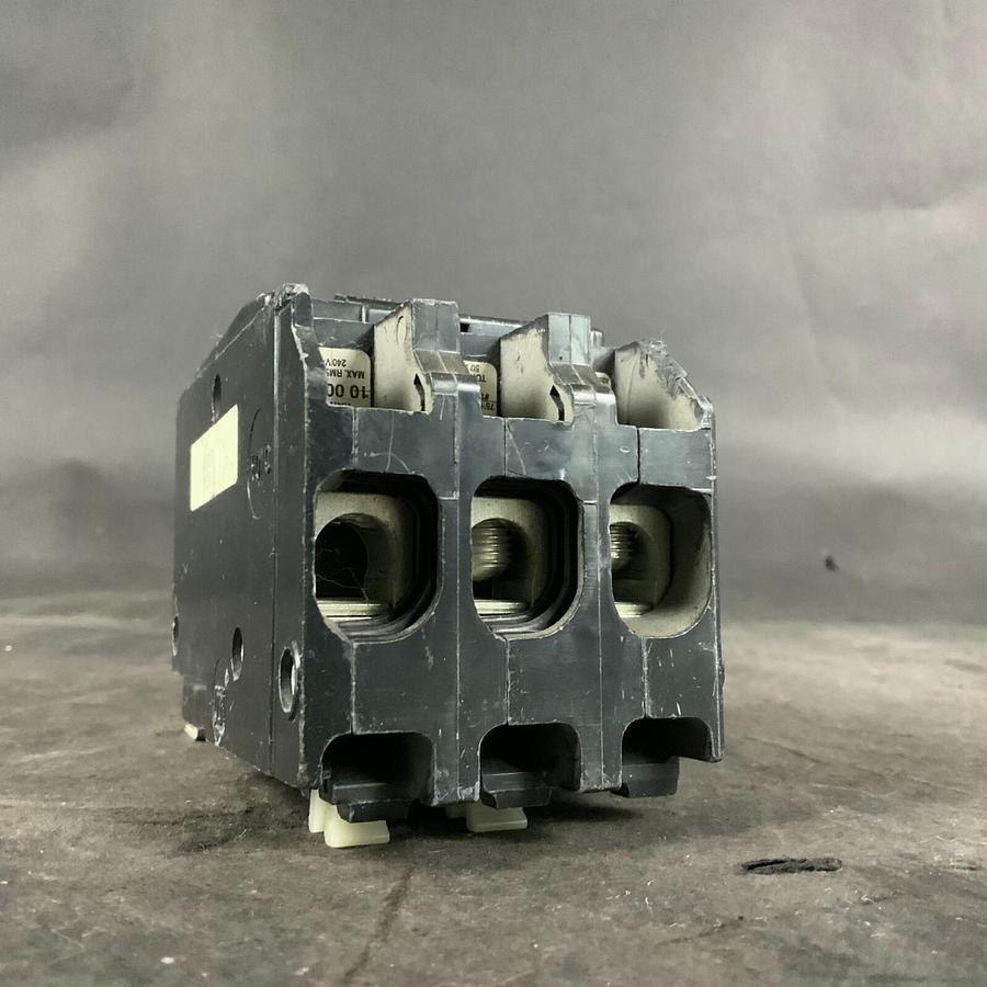 Used SQUARE D QOB370 CIRCUIT BREAKER ($50 OBO)