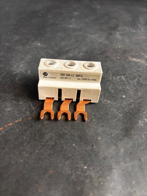 Used ALLEN BRADLEY 140-L2 SER C TERMINAL LINK ($6 OBO)