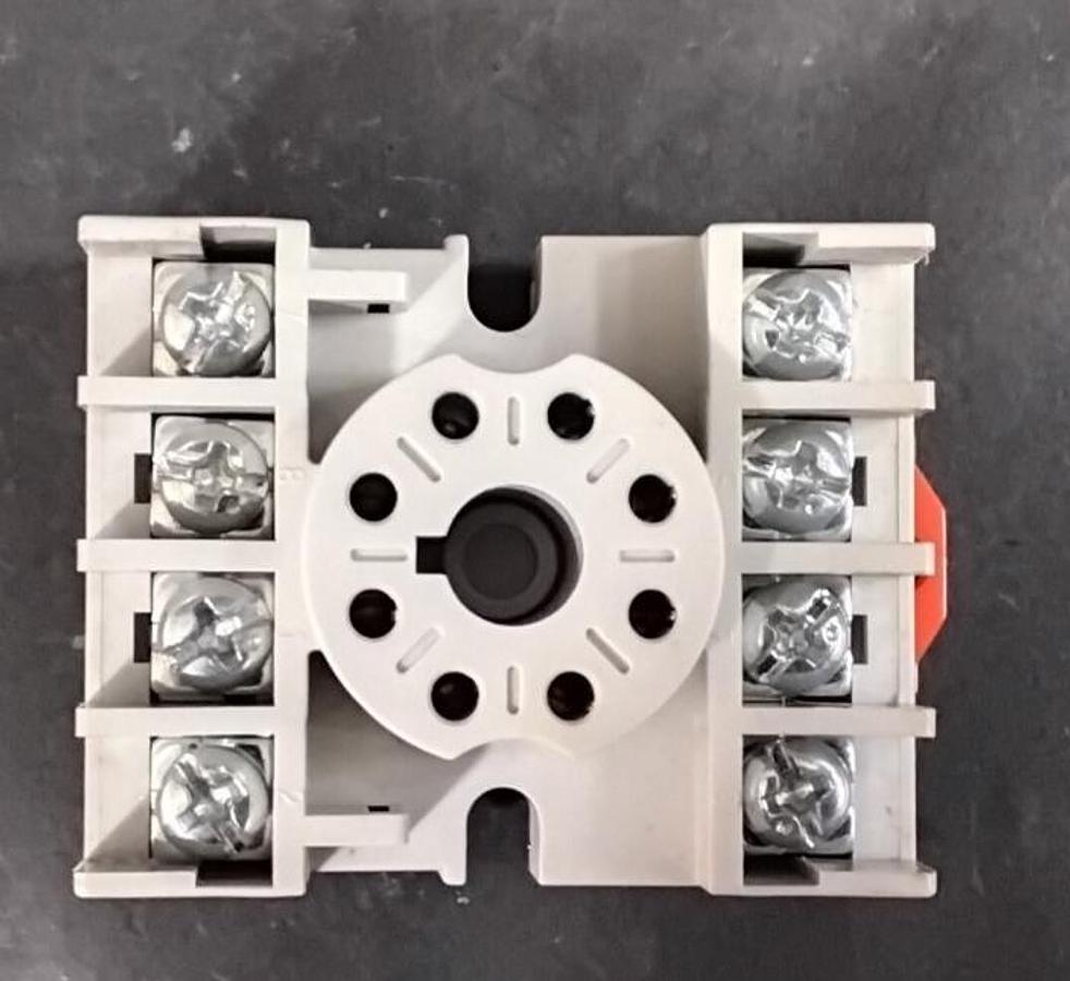 Used MAGNECRAFT 70-464-1 RELAY SOCKET ($8 OBO)