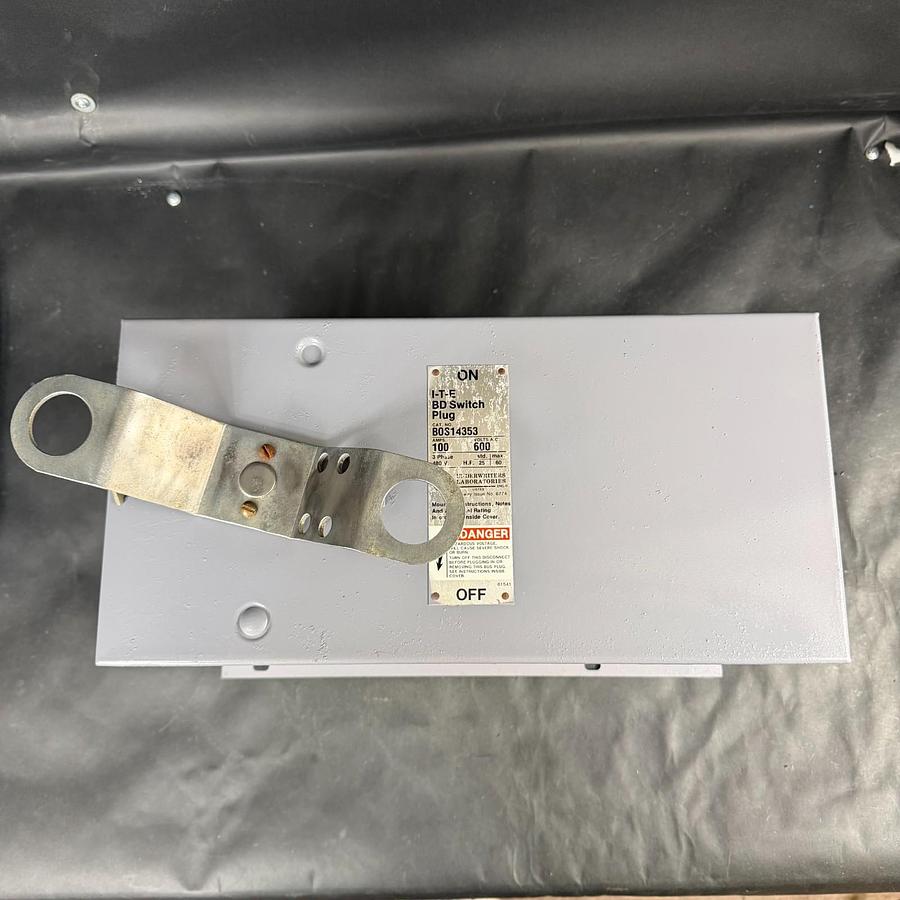 Used ITE BOS14353 BD SWITCH PLUG