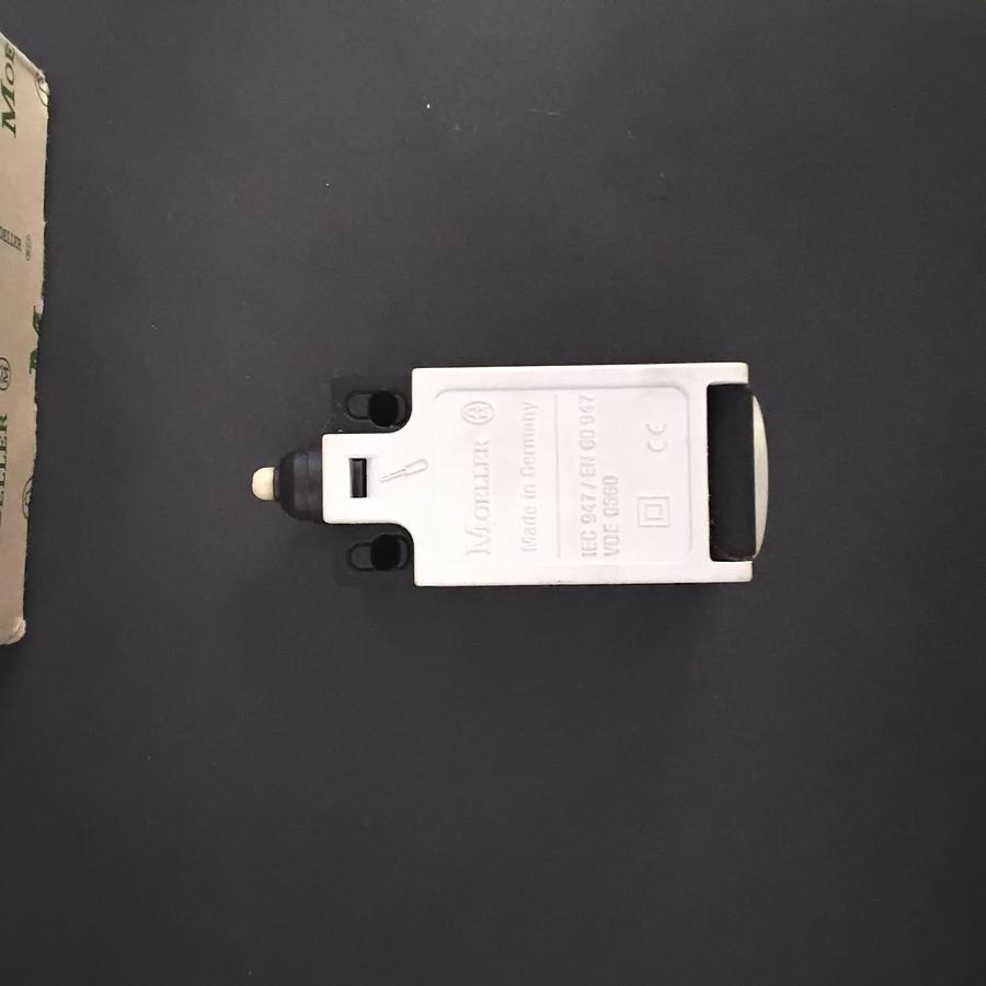 Used MOELLER AT0-20-1-I POSITION LIMIT SWITCH- 3 IN BOX ($189.99 OBO)