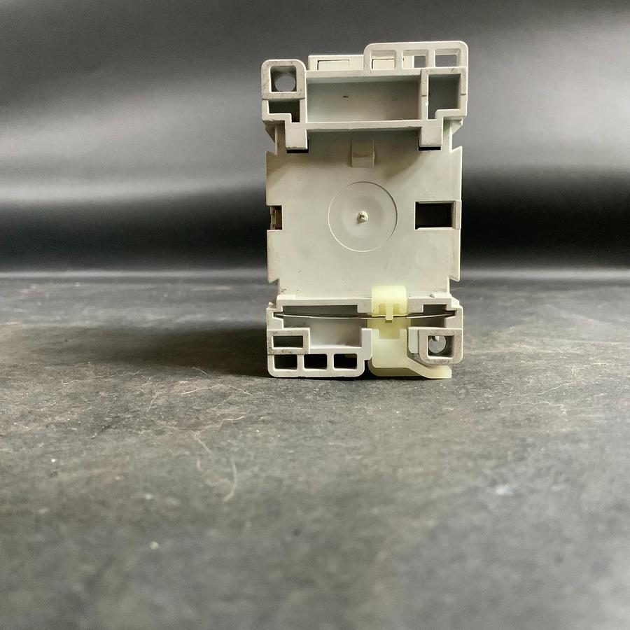Used SPRECHER + SCHUH CA7-9-01-120 INDUSTRIAL CONDACTOR 120VAC ($35 OBO)