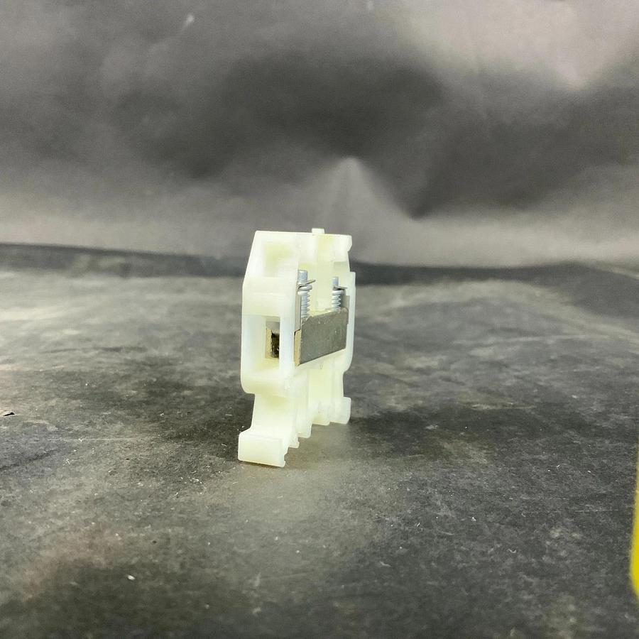 Used ALLEN BRADLEY 1492-HM3 TERMINAL BLOCK ($3 OBO)