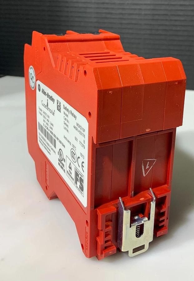 Used ALLEN BRADLEY 440R-H23176 ($989.99 OBO)