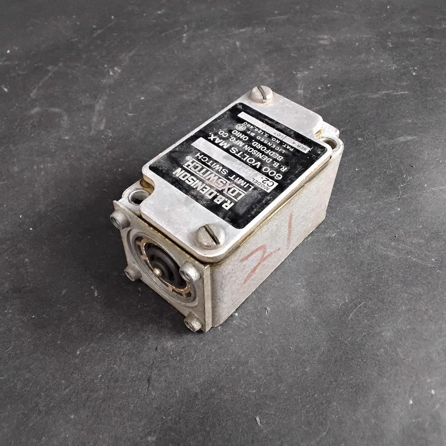 Used R.B. DENISON C2- JD09 LOXSWITCH LIMIT SWITCH ($10 OBO)