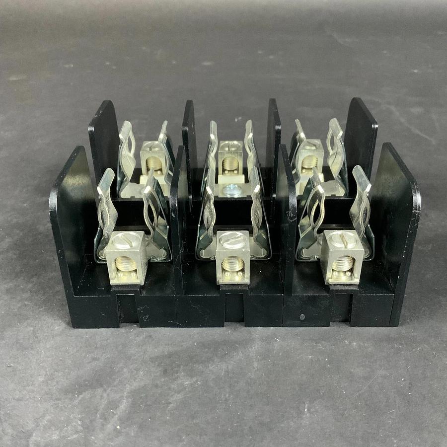 Used FERRAZ SHAWMUT 60608J FUSE BLOCK ($13 OBO)