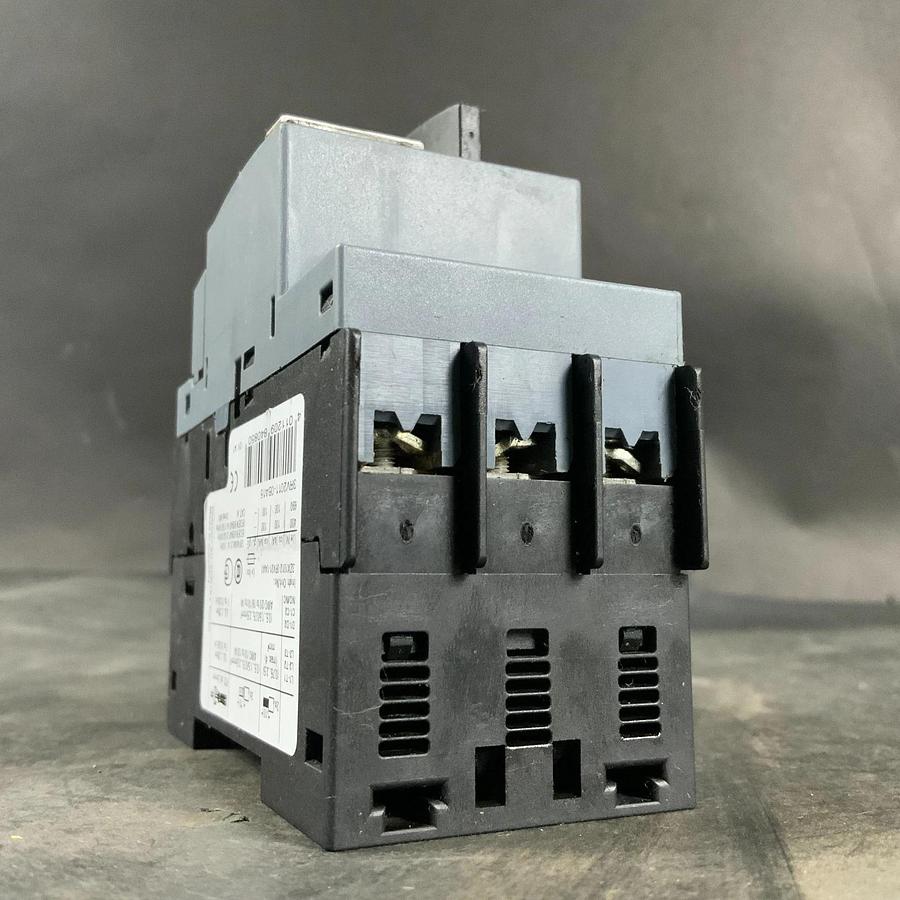 Used SIEMENS 3RV2011-0BA15 CIRCUIT BREAKER ($40 OBO)