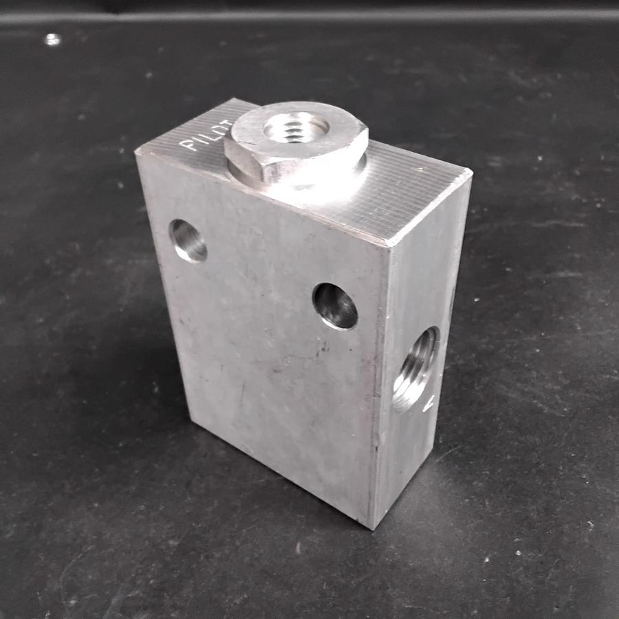 Used FLUID CONTROLS 4K33-N4-S VALVE MANIFOLD BLOCK ($25 OBO)