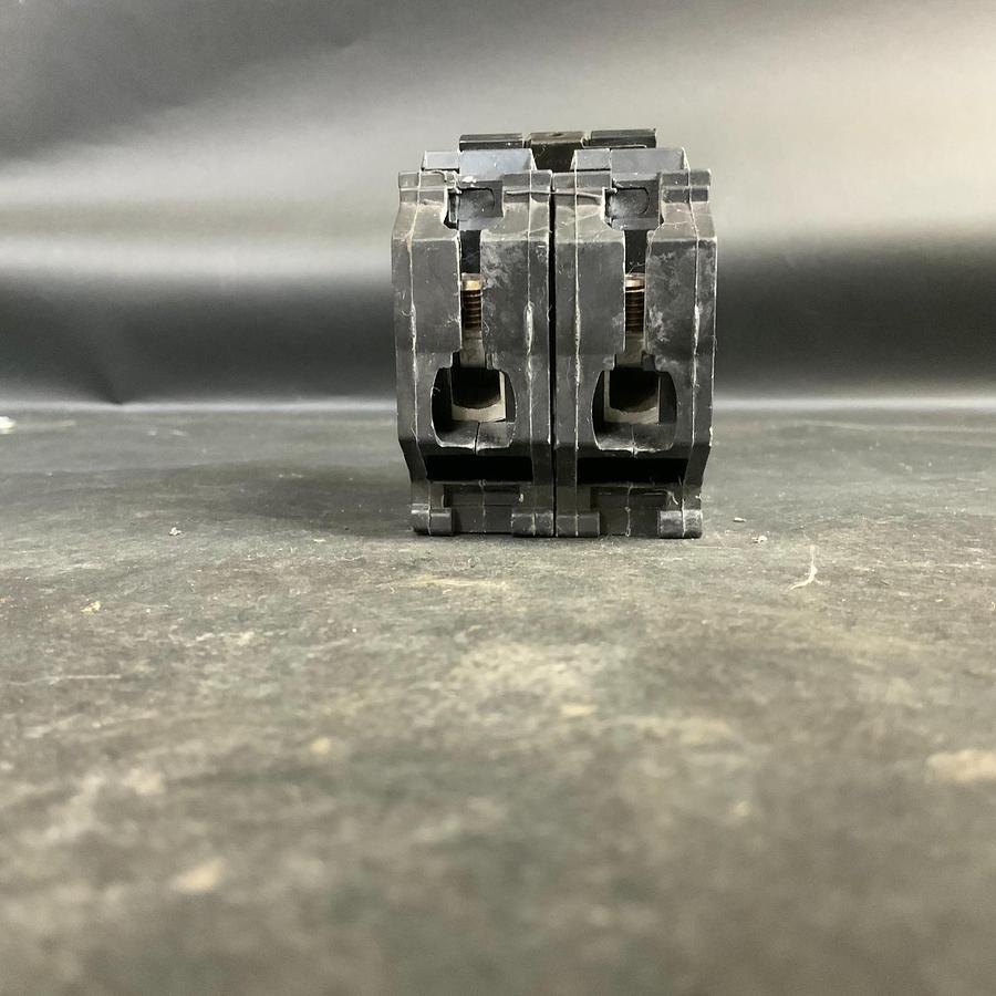 Used GENERAL ELECTRIC THQL2150 120/240V ($15 OBO)