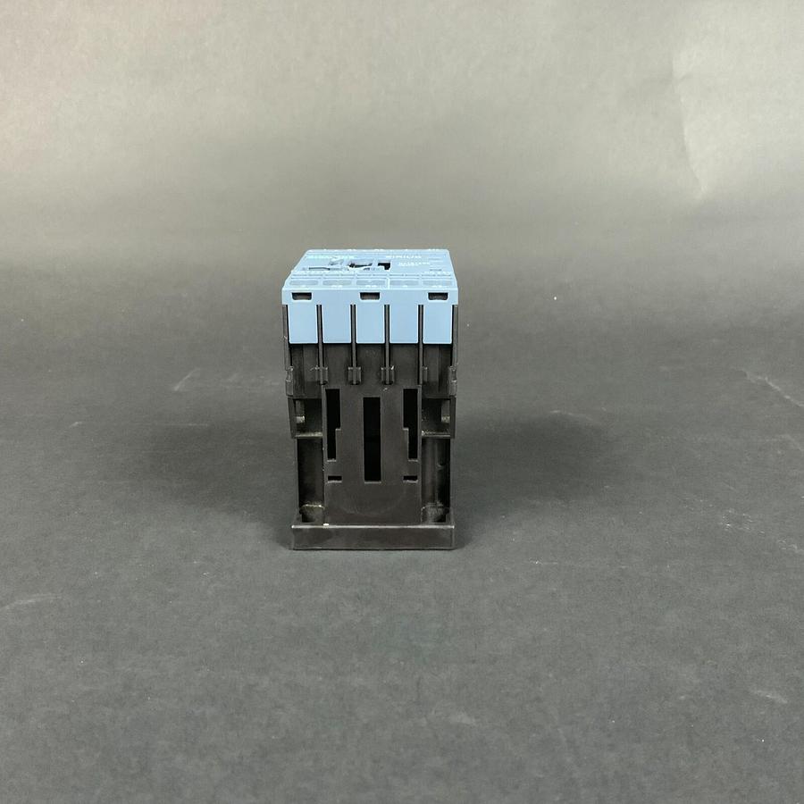 Used SIEMENS 3RT2517 2BB40 CONTACTOR ($30 OBO)