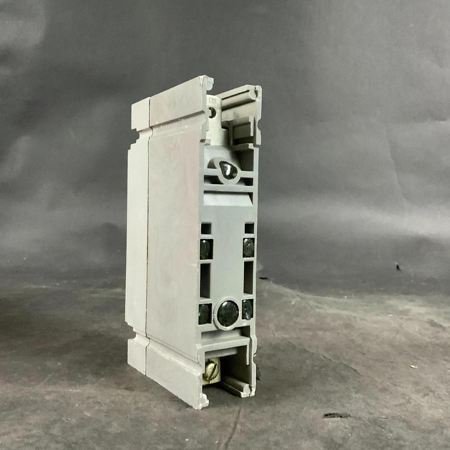 Used WESTINGHOUSE HFB1020 CIRCUIT BREAKER ($20 OBO)