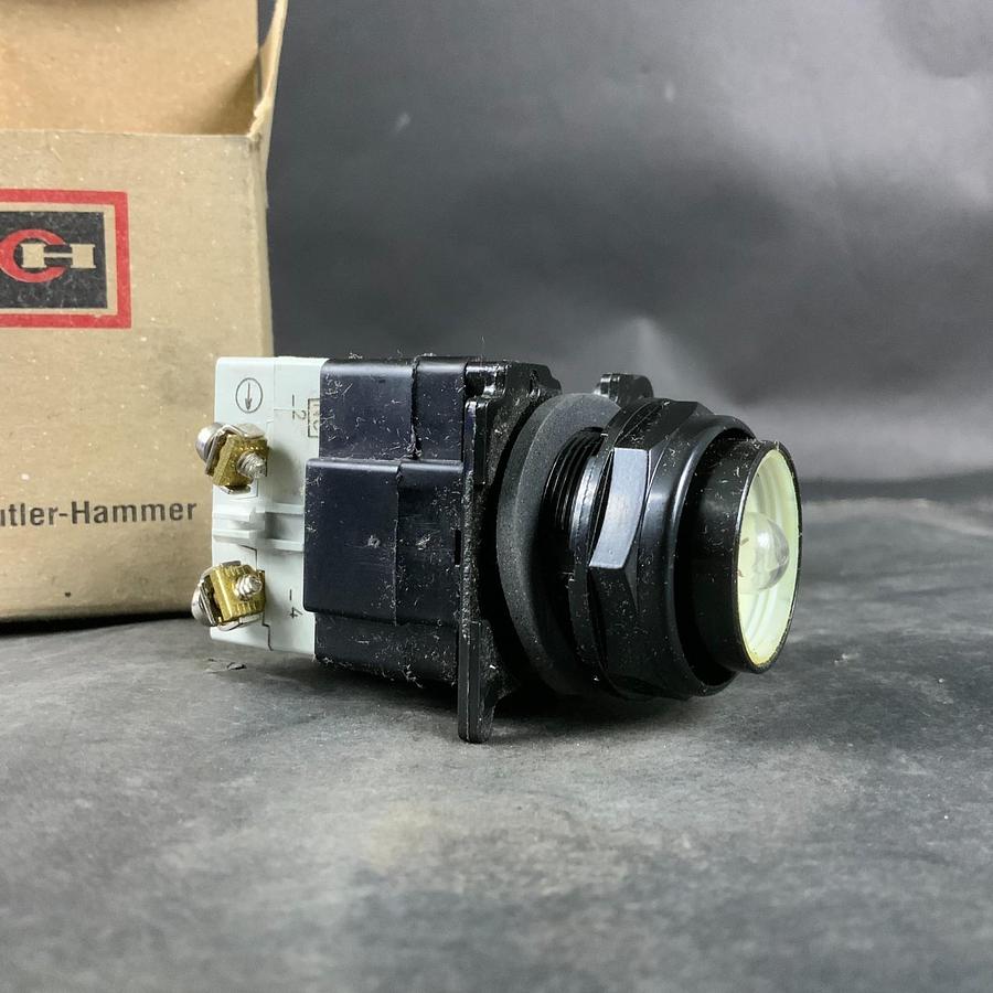 EATON E34TPB120 CORROSION RESISTANT INDICATING LIGHT ($45 OBO)