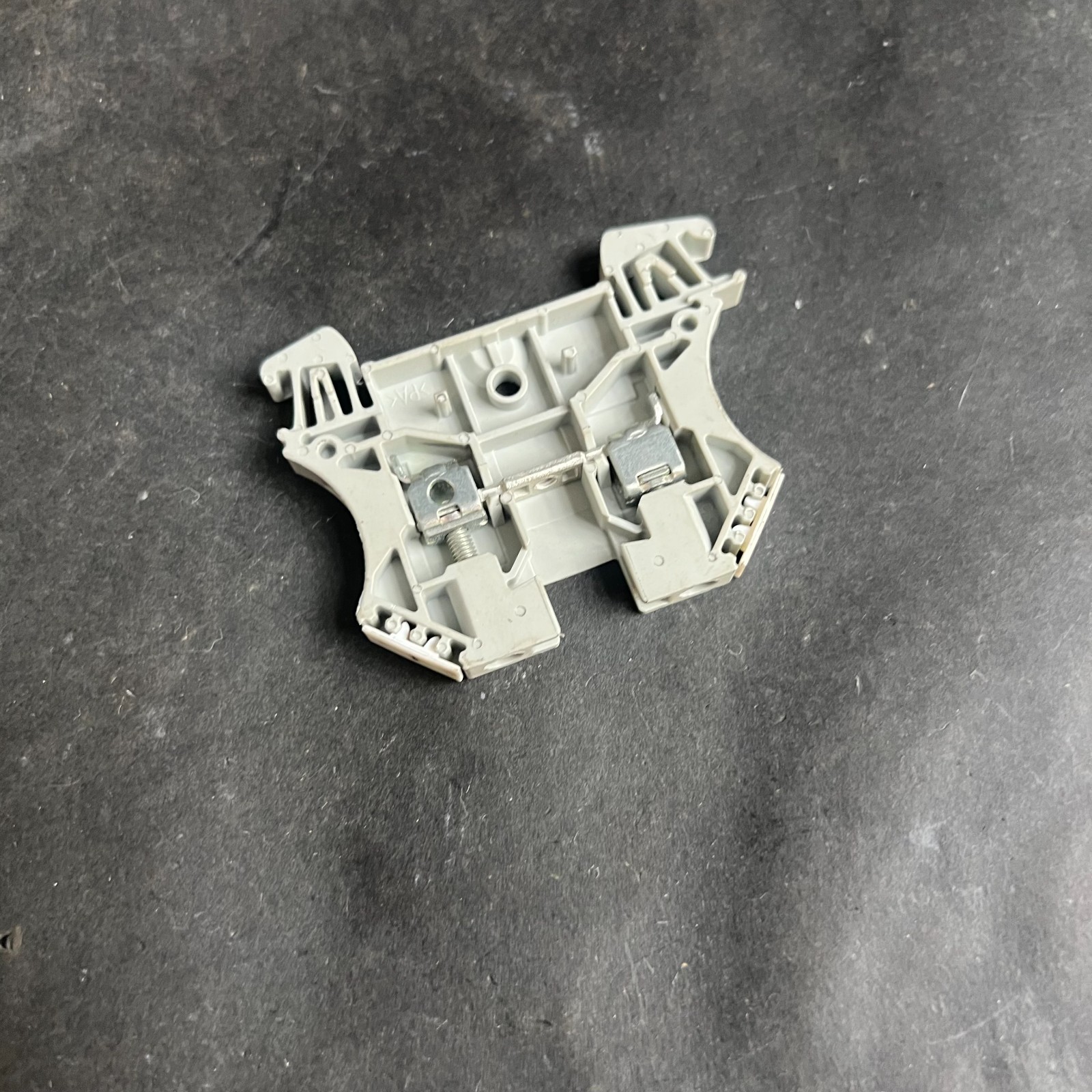 Used ALLEN BRADLEY 1492-J4 TERMINAL BLOCK ($3 OBO)