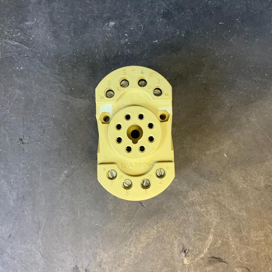 Used SCHRACK 10A 380V 8 POLE RELAY SOCKET ($4 OBO)